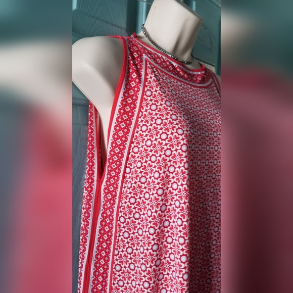 Max Studio Sleeveless Shift Dress - Picture 3 of 7